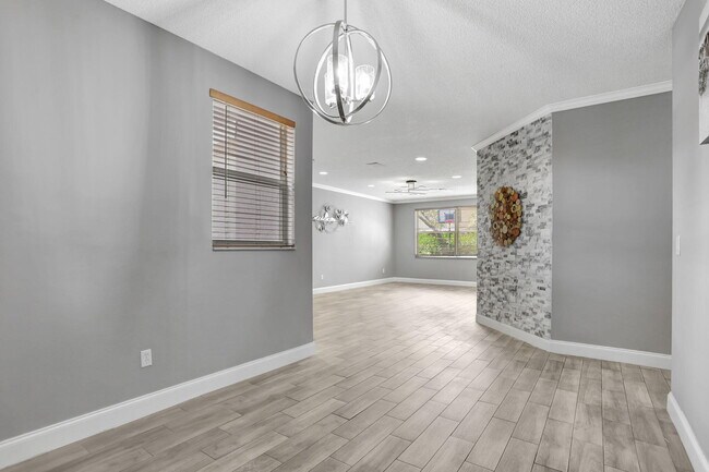 Building Photo - 6144 NW 78th Ct