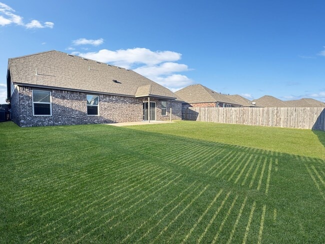 Building Photo - Spacious Modern Living in Top-Rated Bixby Schools