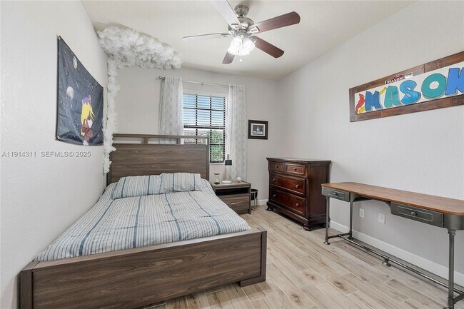 Building Photo - 10450 Wellington Parc Dr