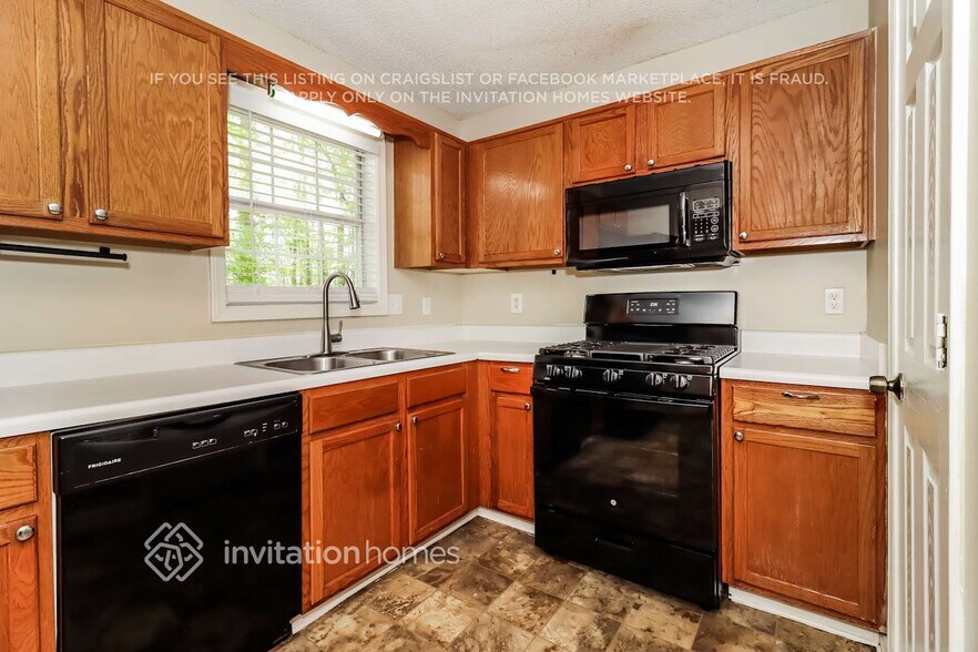 Building Photo - 309 Ivy Brook Dr