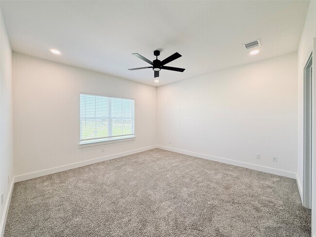 Building Photo - 16575 Oasis Glade Dr