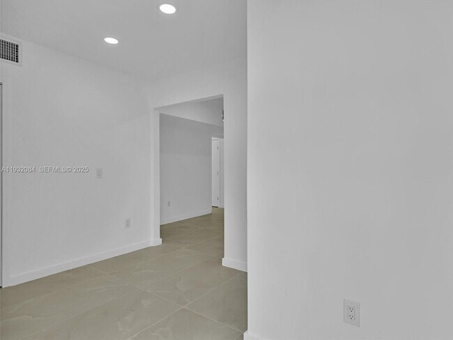 Building Photo - 107 Central Ave