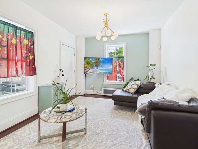 Building Photo - 2235 Venable St