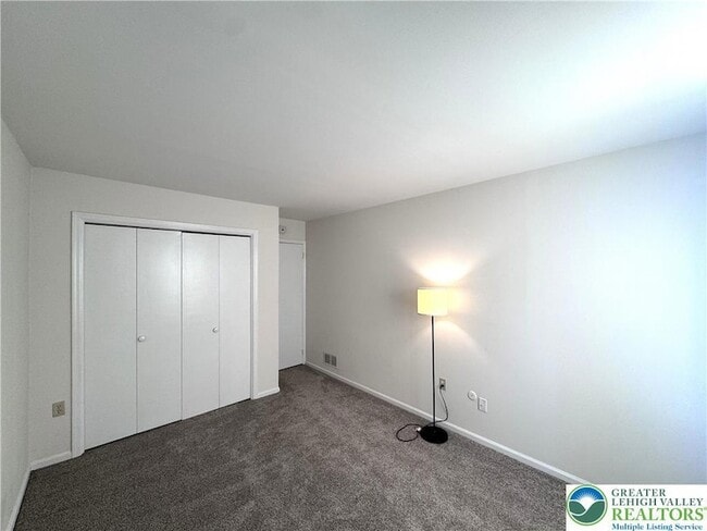 Building Photo - 8315 Countryside Ln