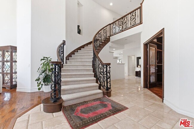 Building Photo - 6003 County Oak Rd