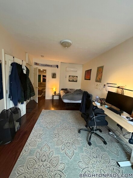 Building Photo - 15 Wallingford Rd