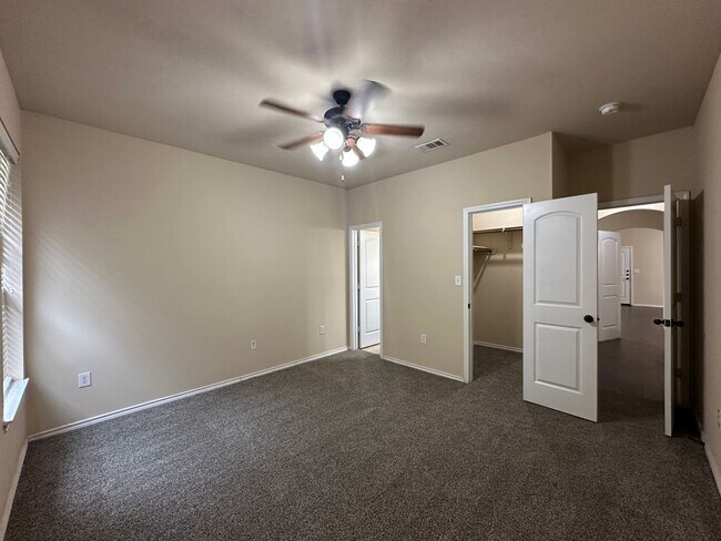 Building Photo - Townhome for rent