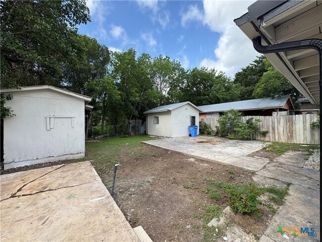 Building Photo - 1209 Raymond St