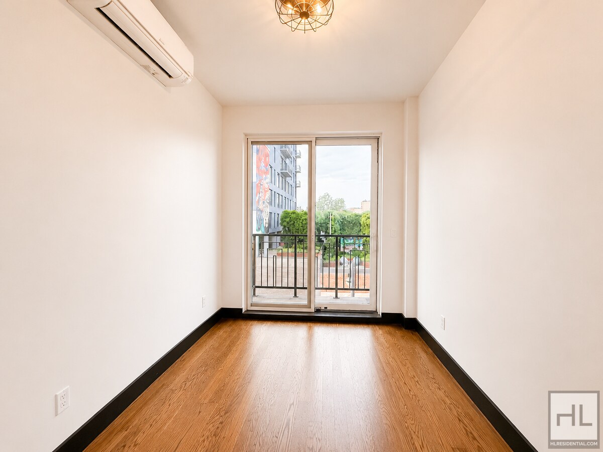 Building Photo - IRVING AVENUE / Spacious Bushwick 2-Bed