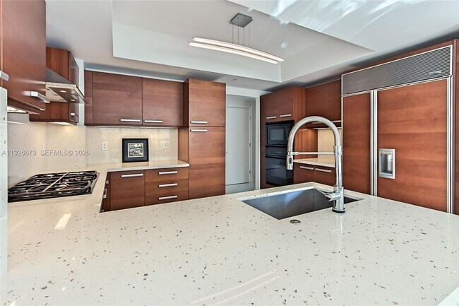 Building Photo - 3535 S Ocean Dr