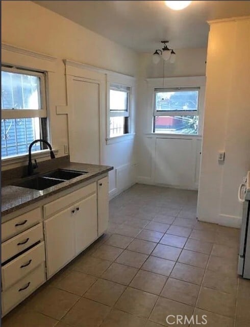 Building Photo - 342 E 8th St