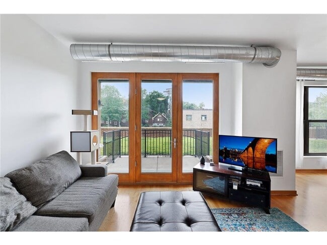 Building Photo - 15 E Franklin Ave