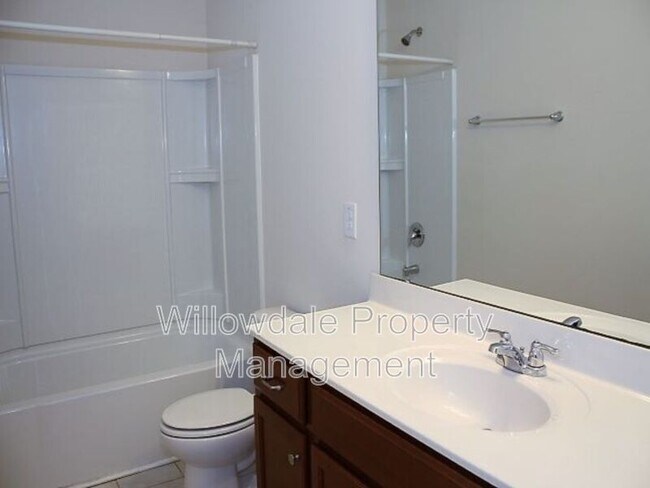 Building Photo - 1064 Midvale Ave