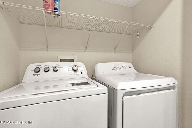 Building Photo - 197 Whispering Brk Dr