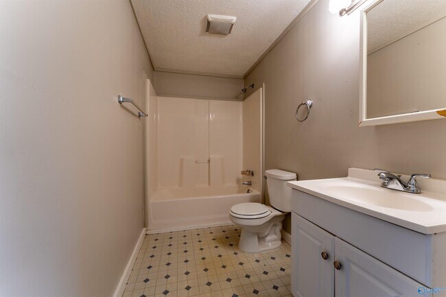 Building Photo - 1421 Rison Ave NE