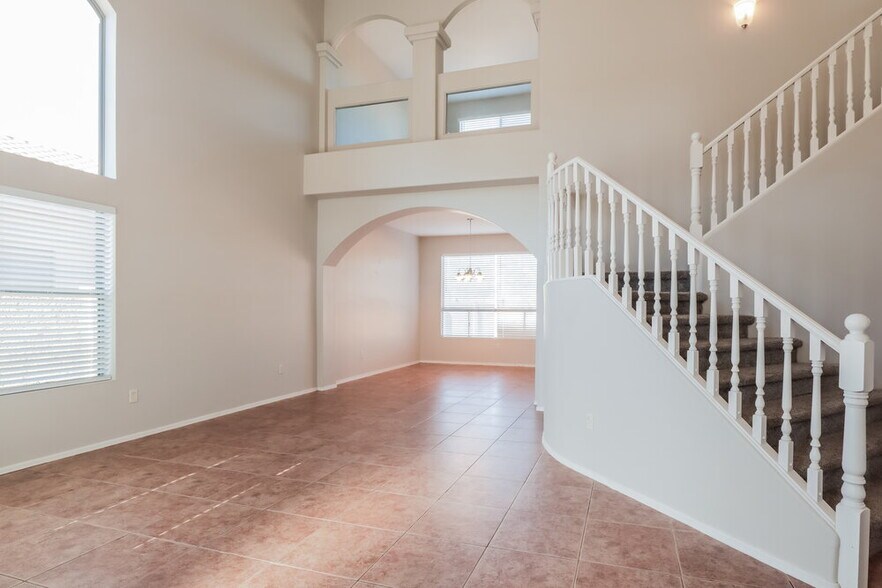 Building Photo - 355 E Camino Del Abeto