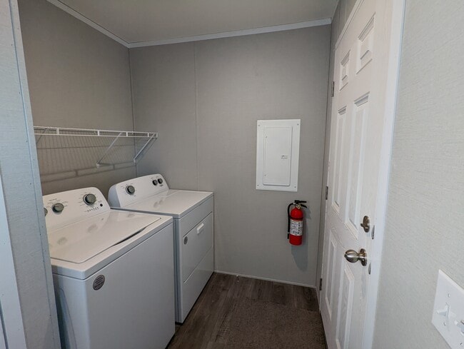 Building Photo - 584 Delaware