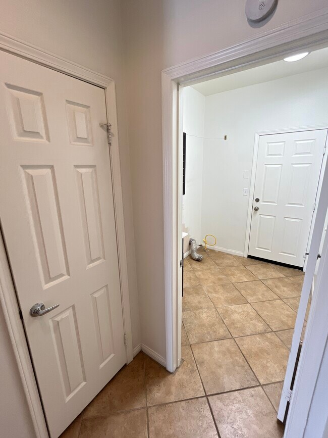 Building Photo - 78270 Calico Glen Dr