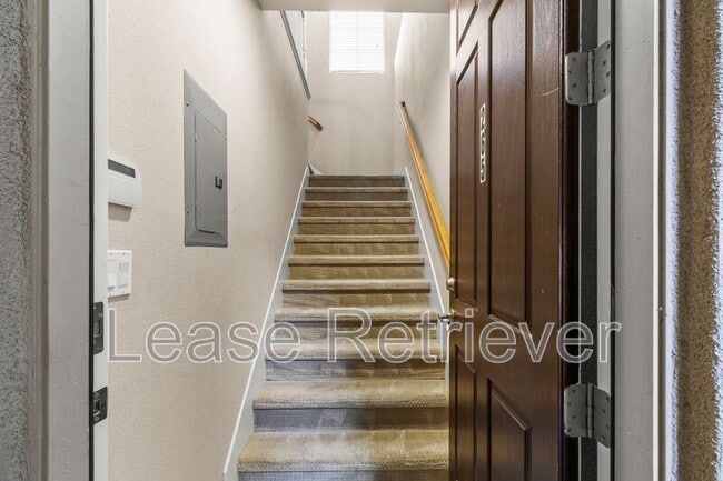 Building Photo - 265 S Sonrisa St