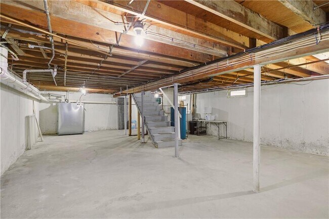 Building Photo - 415 Wapping Rd