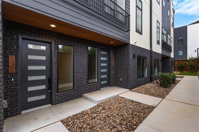 Building Photo - 2203 Hondo Ave