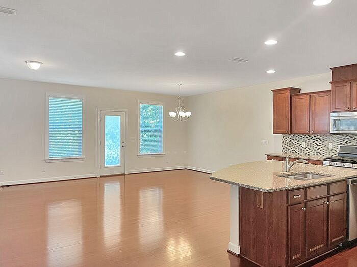 Building Photo - Room in Townhome on Pecan Ridge Way