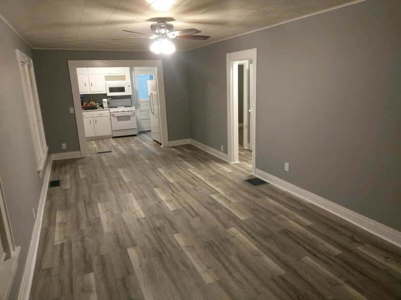 Living Room - 107 N Oak St