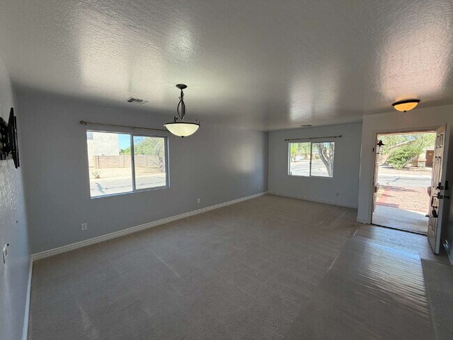 Building Photo - 3907 E Pinto Valley Rd