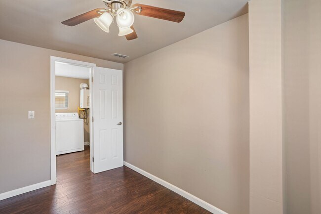 Building Photo - Gorgeous Upgraded home in Roseville