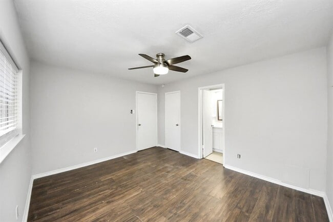 Building Photo - 15135 Chipman Ln.