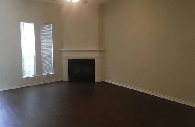 Building Photo - 1212 Welsh Ave