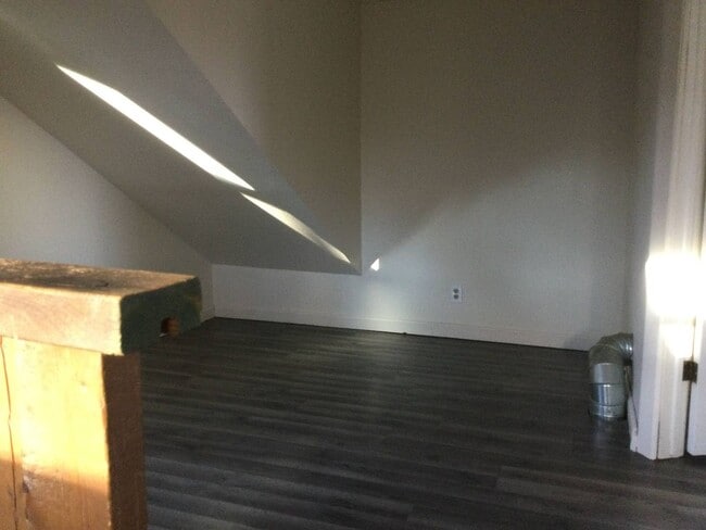 Building Photo - Charming 3-Bedroom Home with Back Deck & Central Air