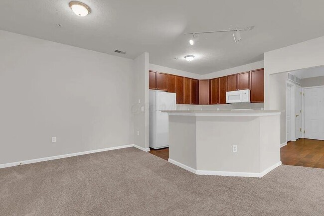 Building Photo - 773 Hidden Springs Dr