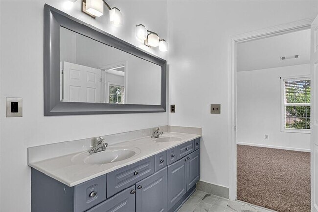 Building Photo - 882 Creek Bottom Rd SW