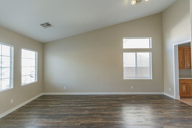 Building Photo - One Story Home with a Private Pool