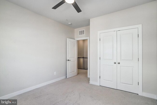 Building Photo - 45181 Drowes Ter