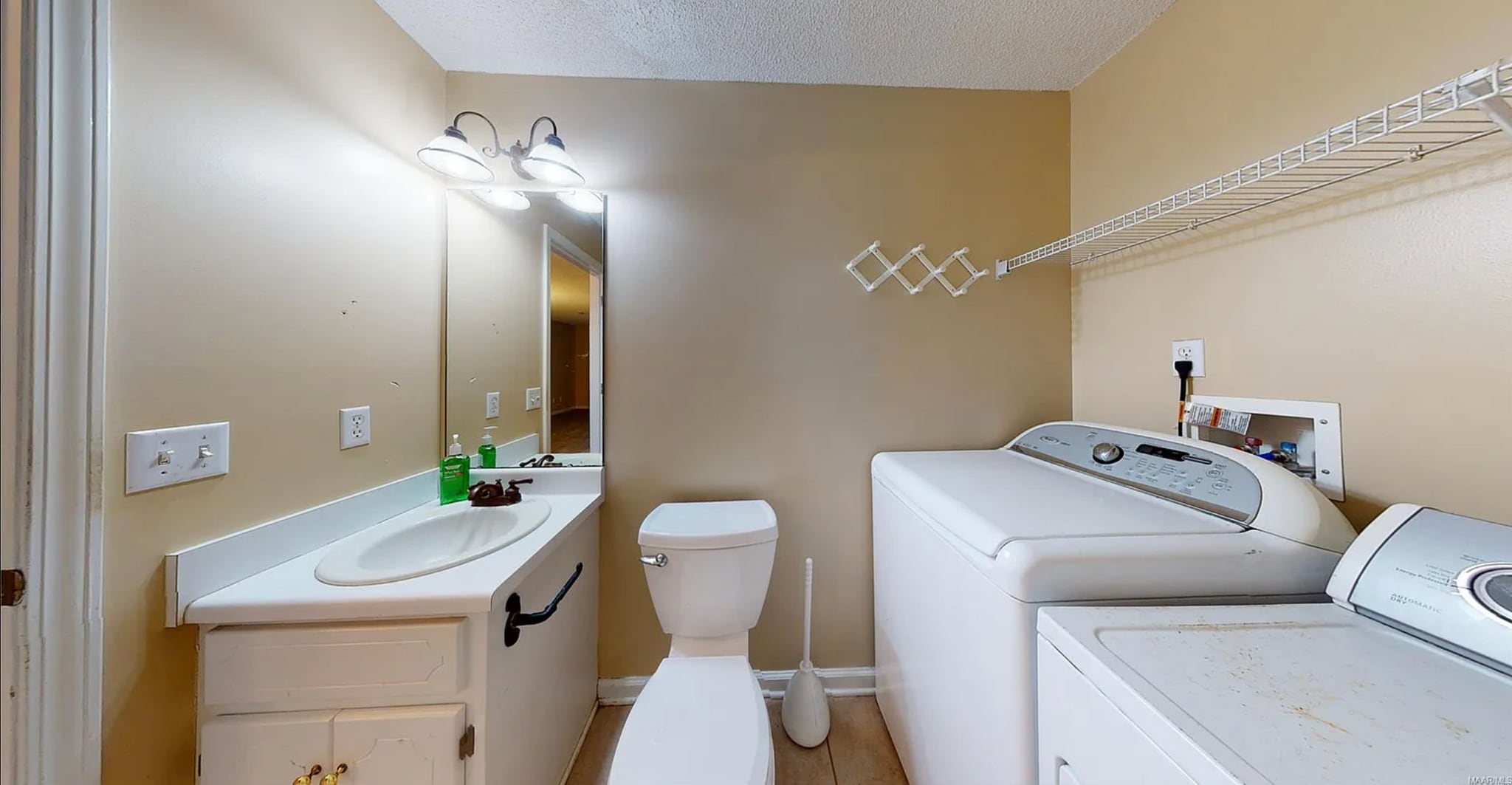 Building Photo - 166 Commons Dr