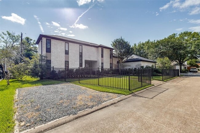 Building Photo - 14132 Bluebird Ln
