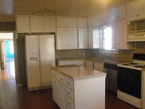 Building Photo - CLASSIC HOME CORNER LOT HARDWOOD FLOORS