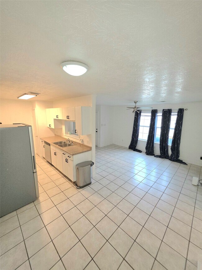 Building Photo - 5335 Cherie Crest Ct