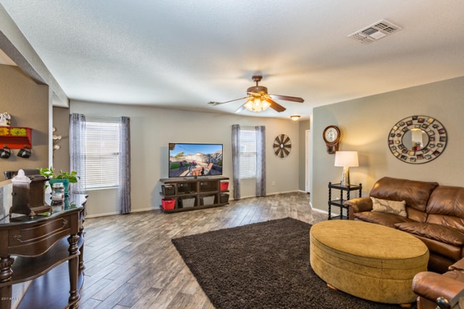 Building Photo - 3016 W White Feather Ln