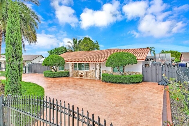 Building Photo - 4225 SW 133rd Ct