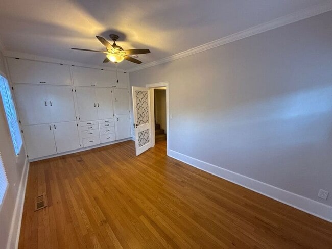 Building Photo - 1615 D St NE