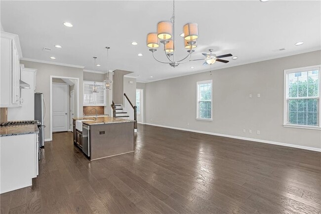 Building Photo - 3638 Moorewood Ln S E