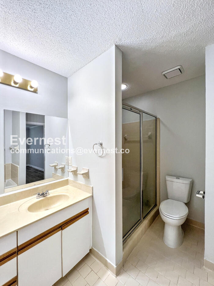 Building Photo - 5058 Pheasant Run Ln