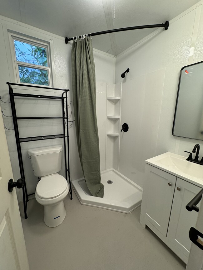 UNIT #3 BATHROOM - 4436 NW 22nd Ct