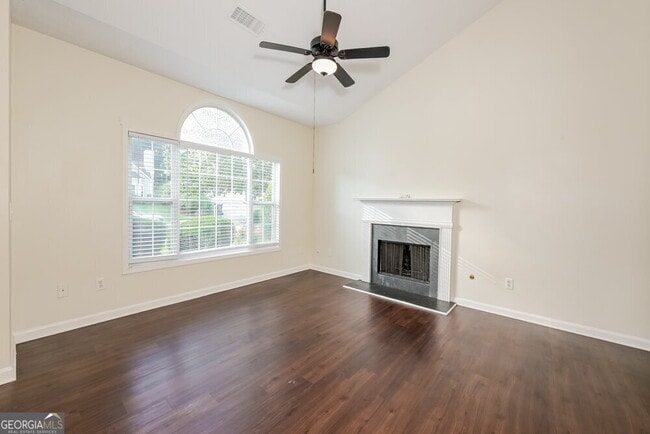 Building Photo - 2770 Lake Park Ridge W
