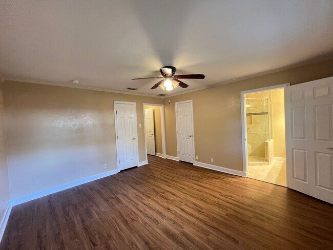 Building Photo - Shelmar Drive