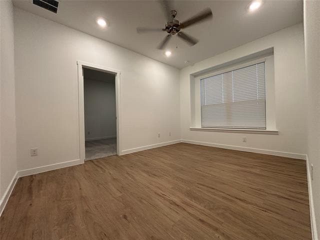 Building Photo - 708 Enys Wy