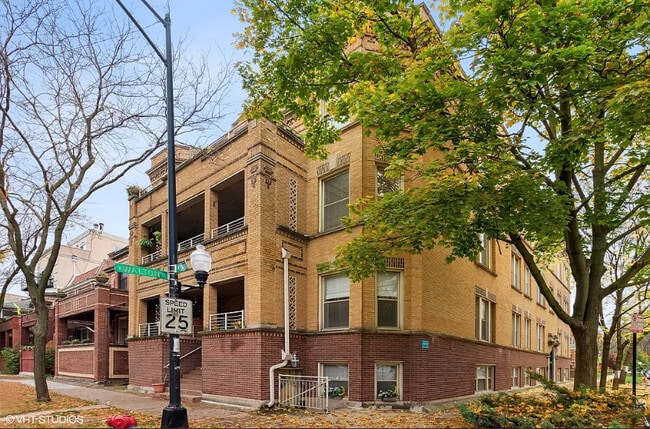 Building Photo - 922 N Oakley Blvd